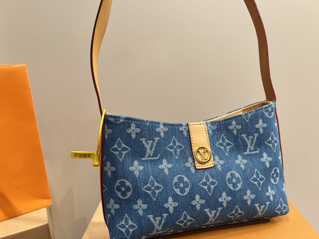 Luxury Bags Louis Vuitton  758