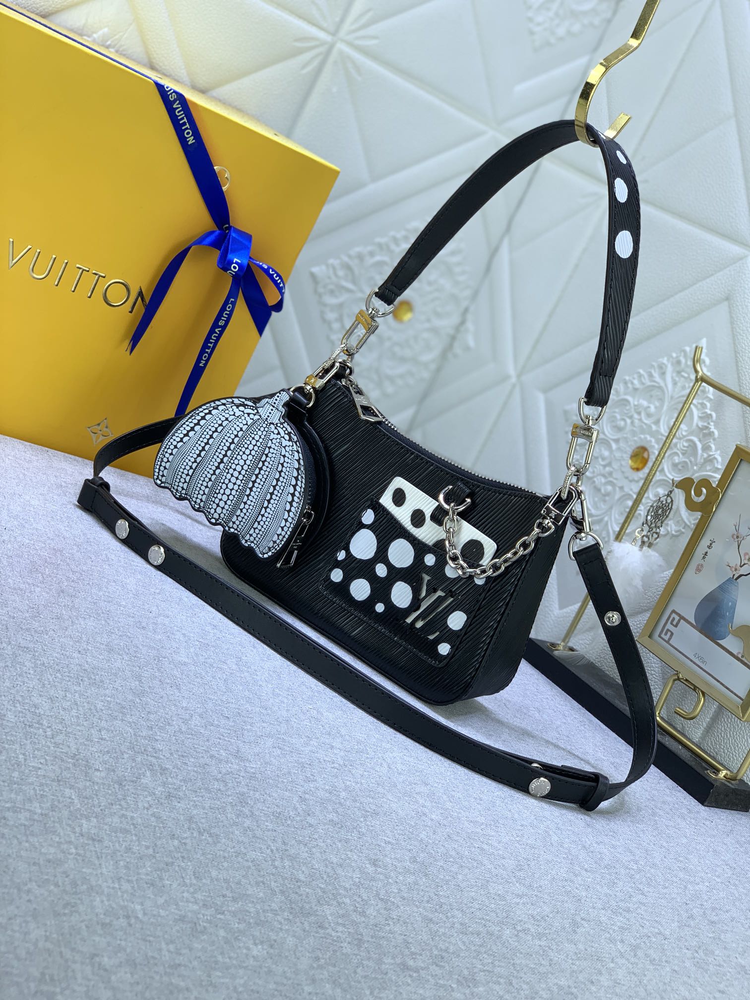 Luxury Bags Louis Vuitton  770