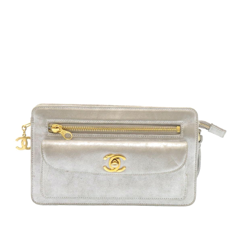 CHANEL Clutch Bag Leather Silver CC Auth 26857