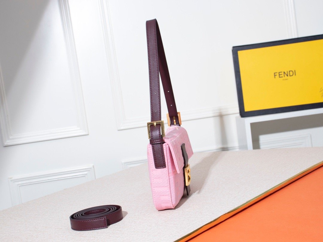 Designer Handbags Fendi 079
