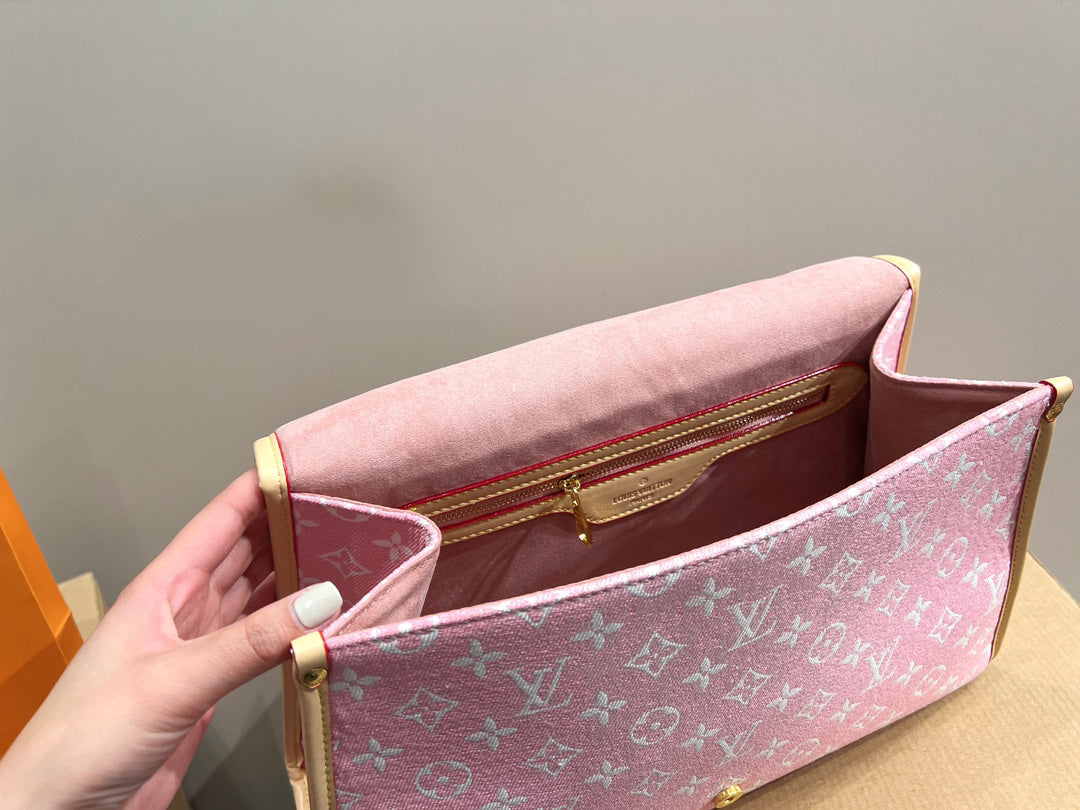 Luxury Bags Louis Vuitton  728