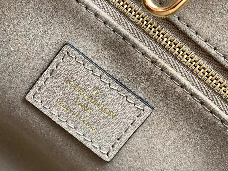 Louis Vuitton Luxury Bags 2536