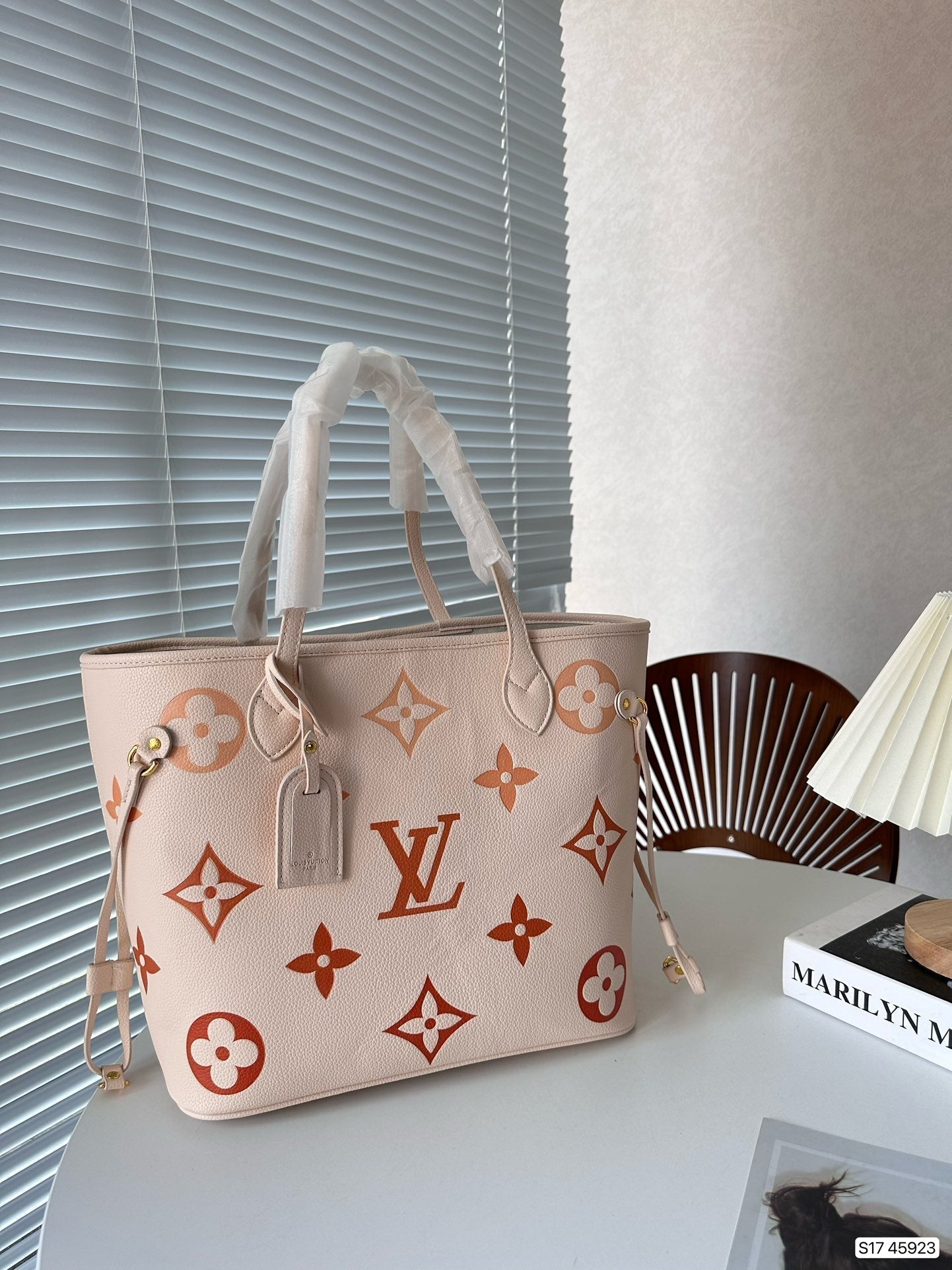 Luxury Bags Louis Vuitton  843