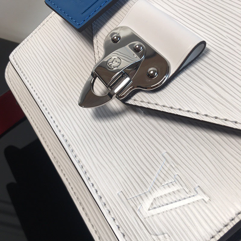 Louis Vuitton Luxury Bags 1832