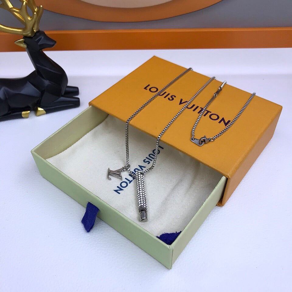 BG - Holiday Necklace louis vuitton016