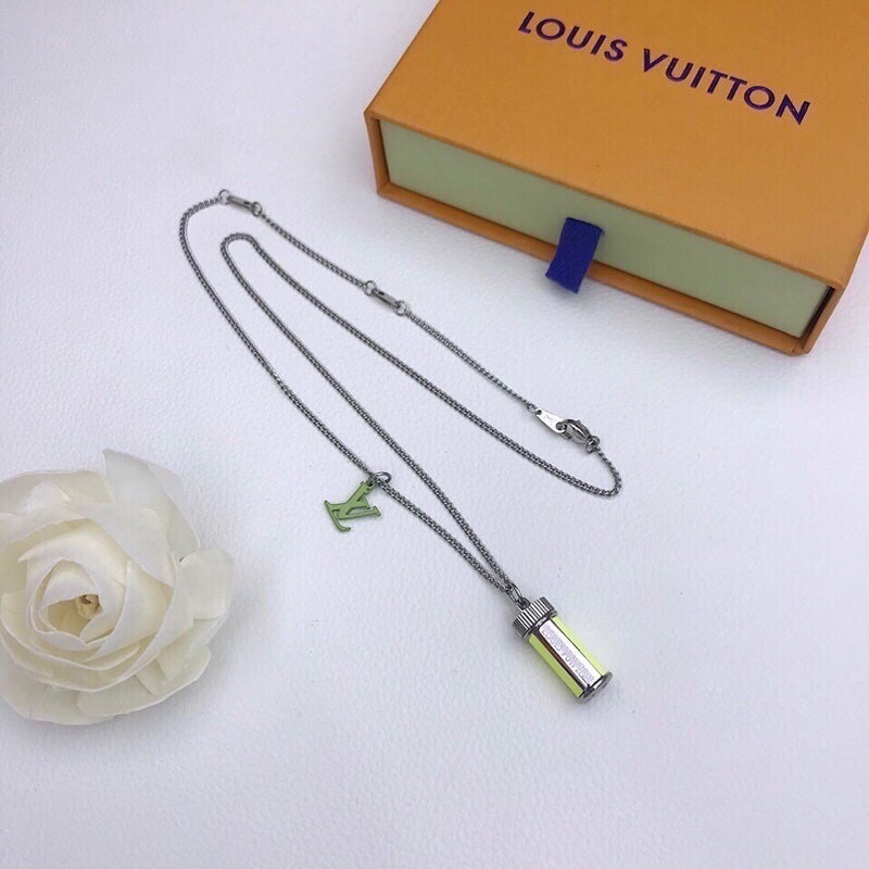 BG - Holiday Necklace louis vuitton003