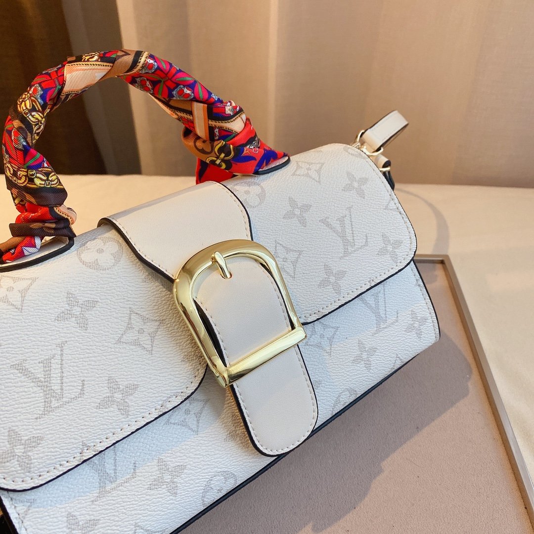 Aura Bags - Luxury Handbags Louis Vuitton 090