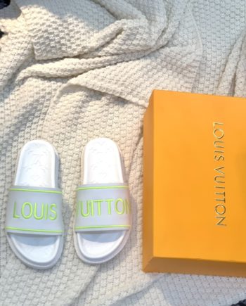 louis vuitton Women's Pool Pillow Flat Comfort Mule White For Women LV