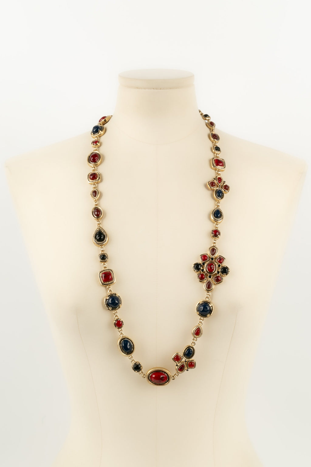 Collier Chanel Croisi��re 2010