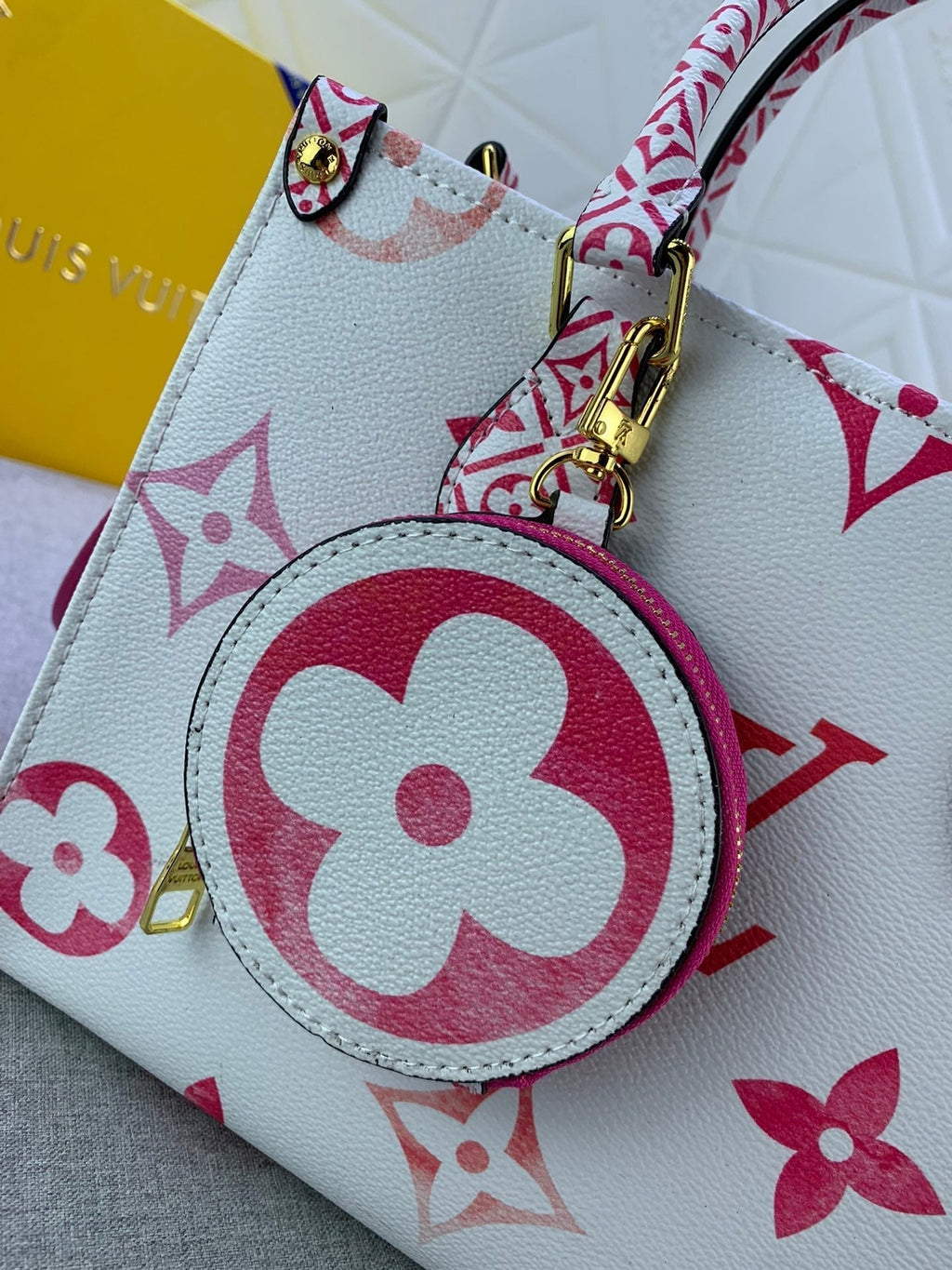Luxury Bags Louis Vuitton  818