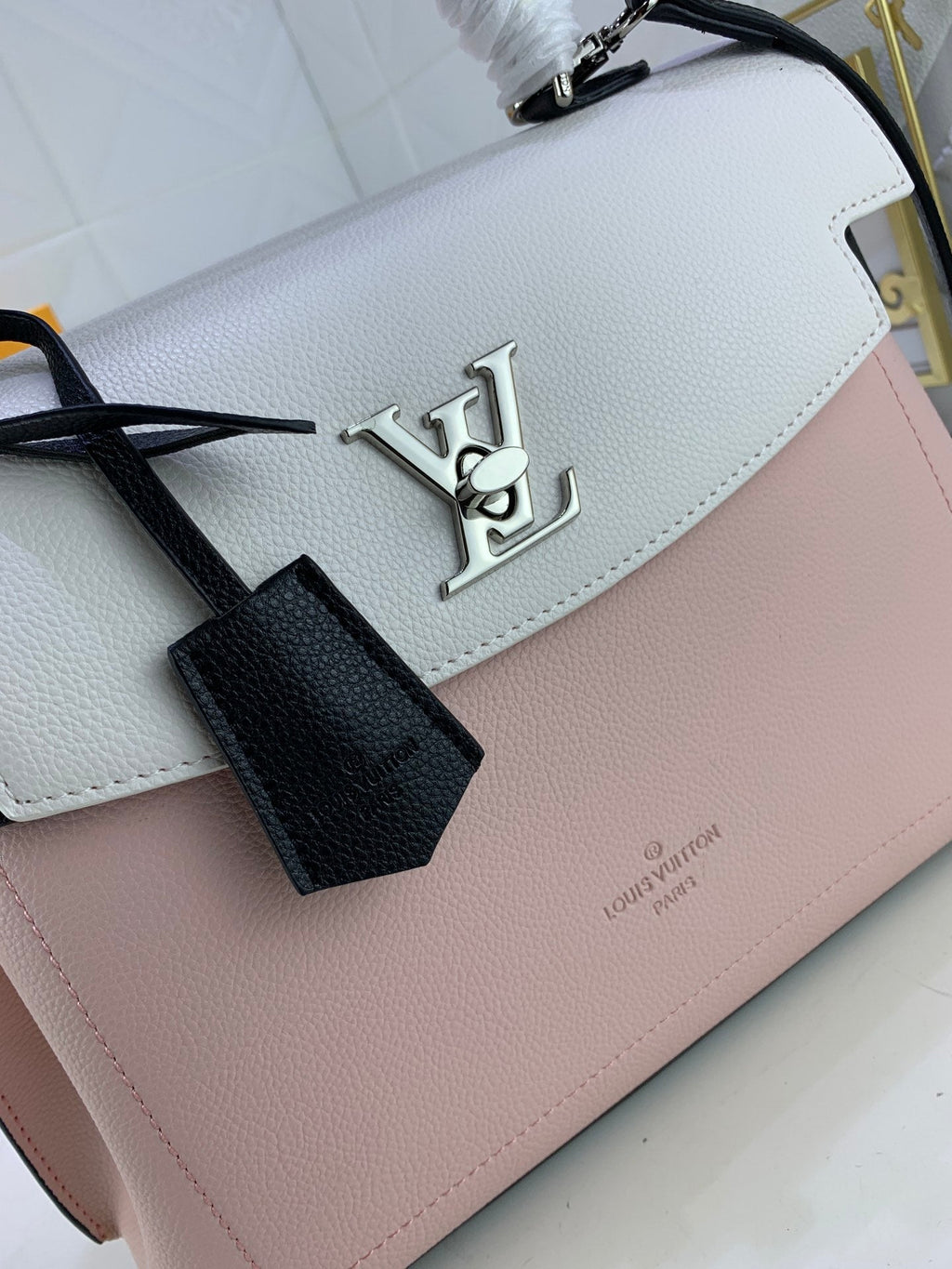 Luxury Bags Louis Vuitton  746