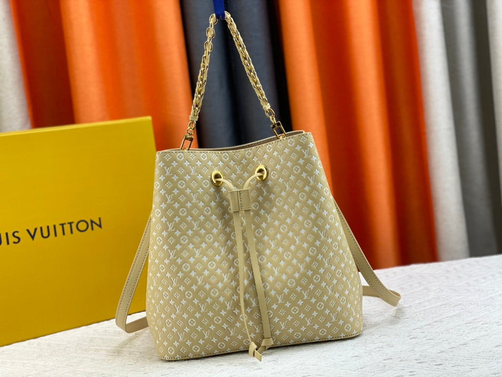 Luxury Bags Louis Vuitton  872
