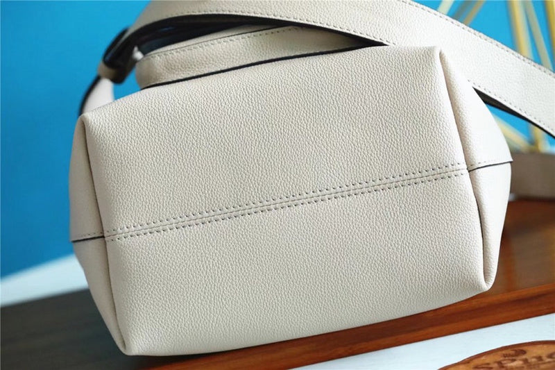 Luxury - Louis Vuitton Bags - 011