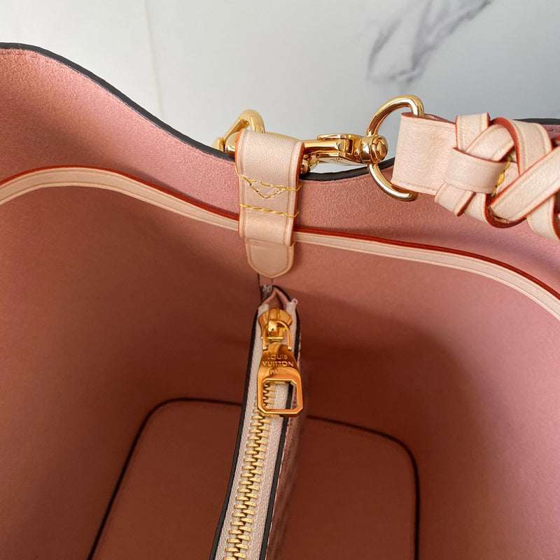 Louis Vuitton Luxury Bags 2699