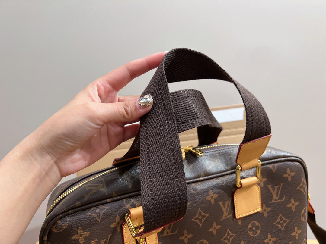 Luxury Bags Louis Vuitton  772