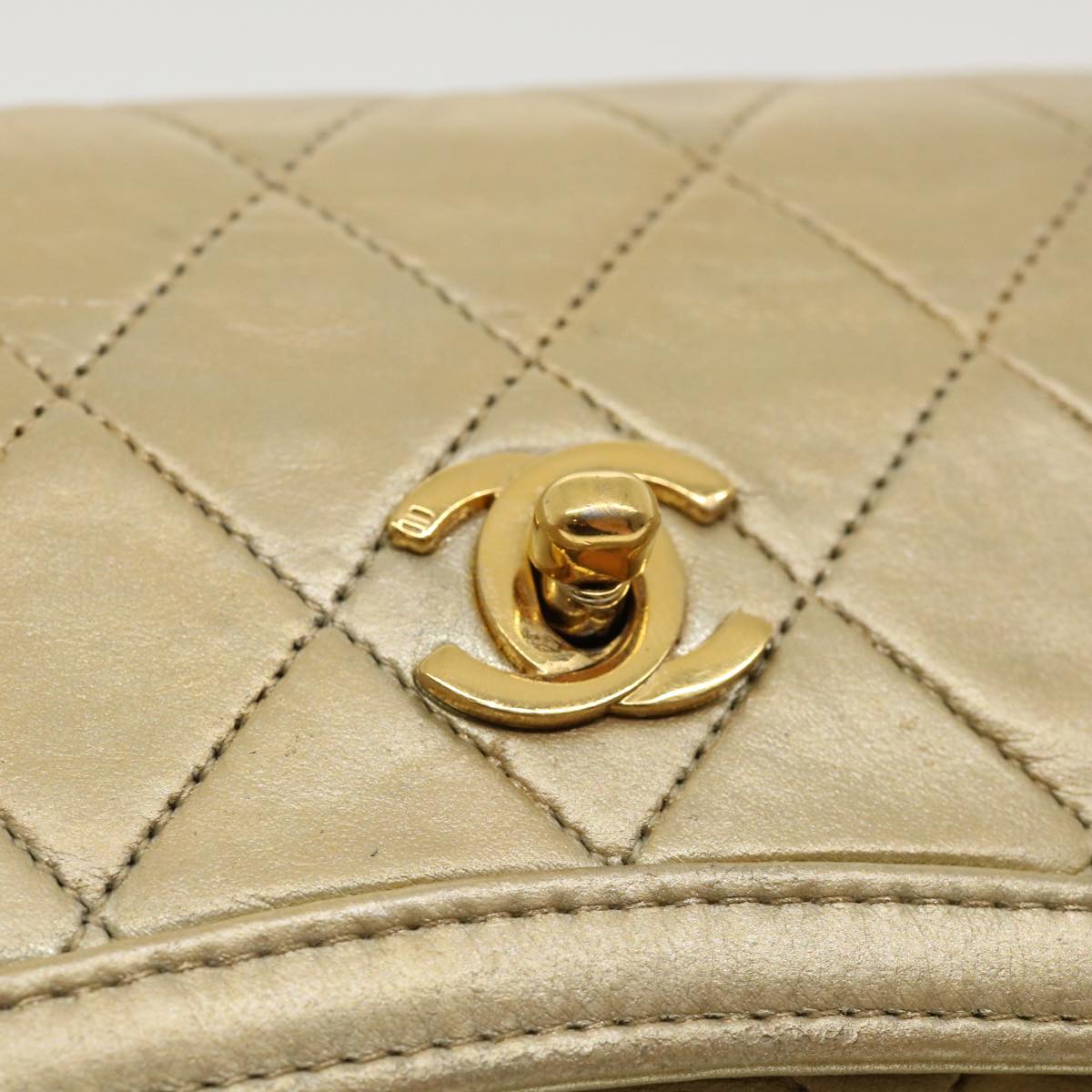 CHANEL Matelasse Turn Lock Chain Shoulder Bag Lamb Skin Gold CC  31382A
