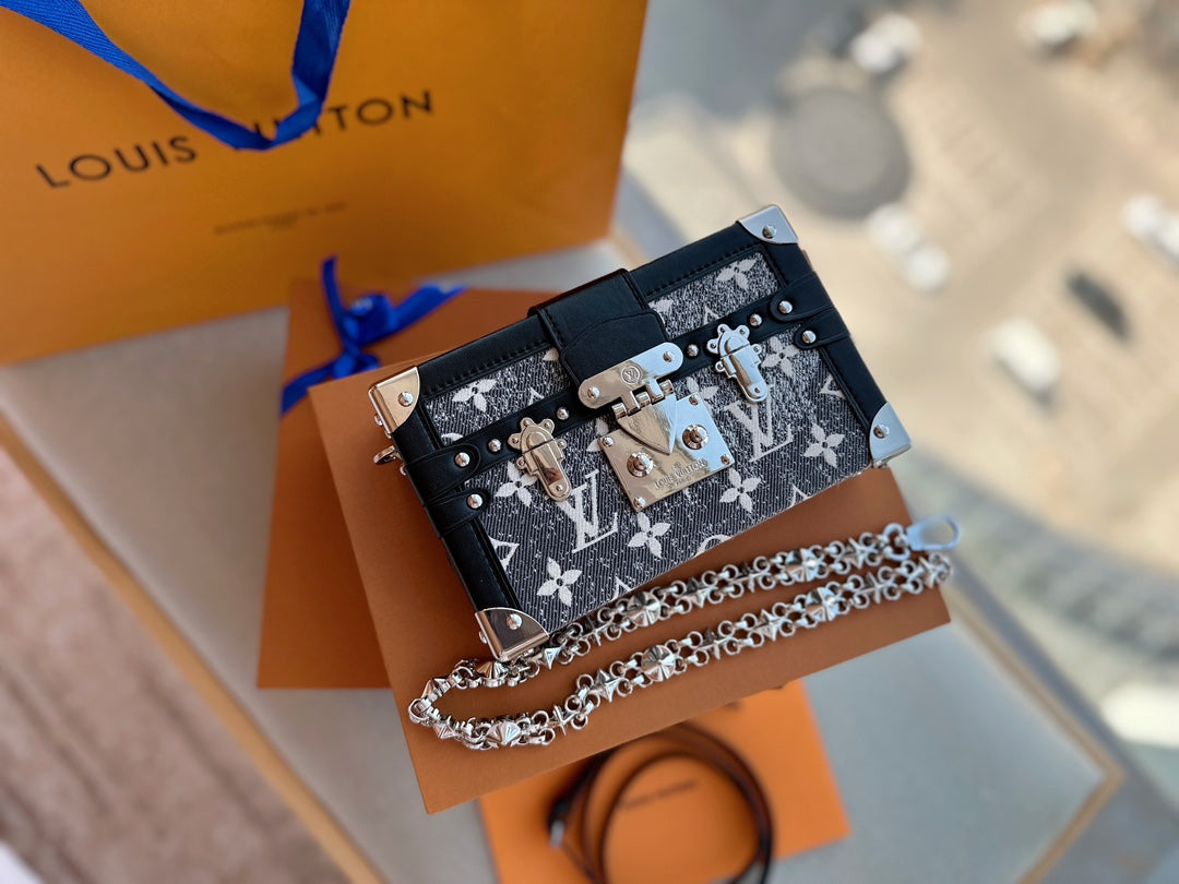 Luxury Bags Louis Vuitton  726