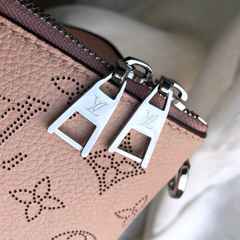 Louis Vuitton Luxury Bags 2611
