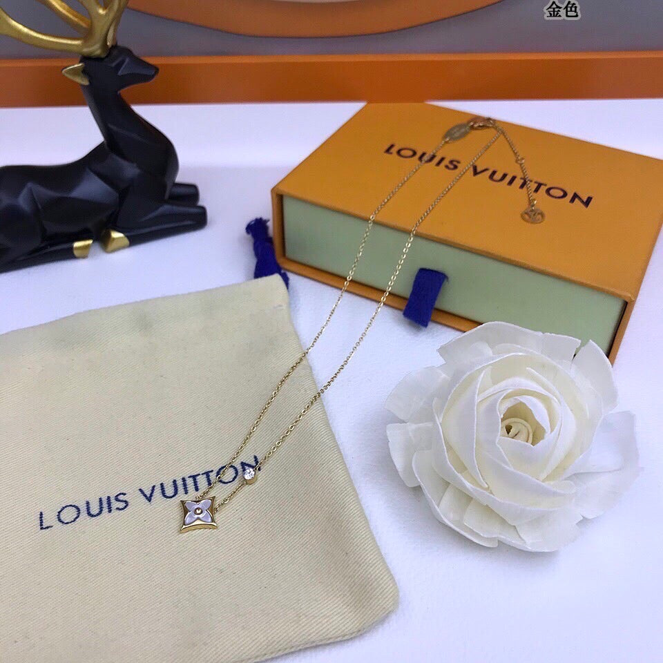 BG - Holiday Necklace louis vuitton005