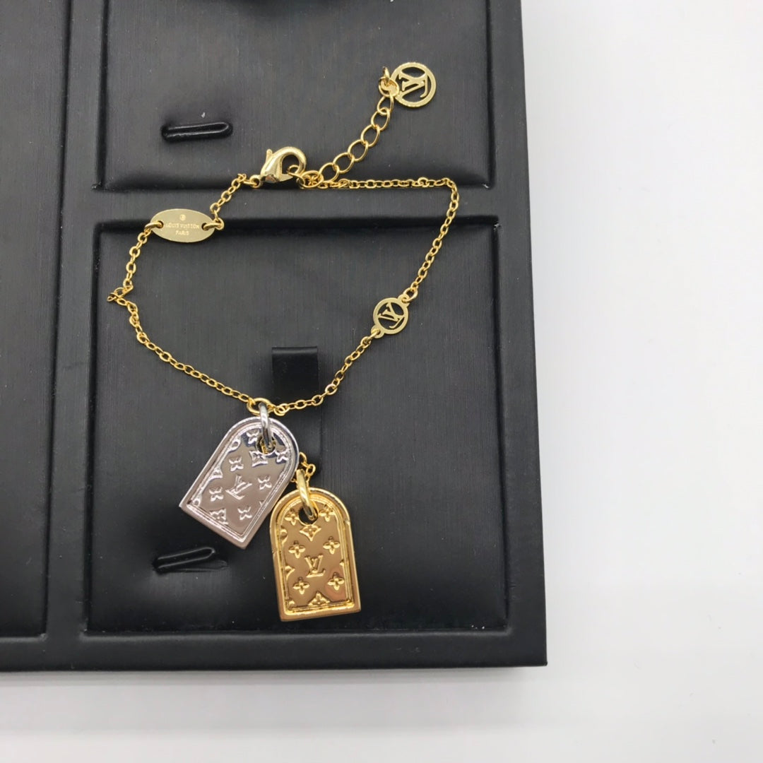 BG - Holiday Necklace louis vuitton029