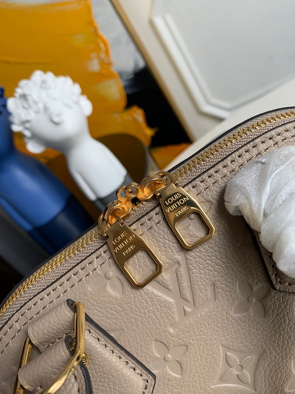 Louis Vuitton Luxury Bags 1853