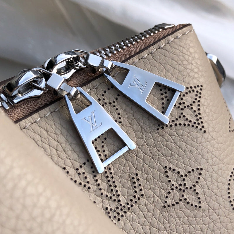 Louis Vuitton Luxury Bags 2610