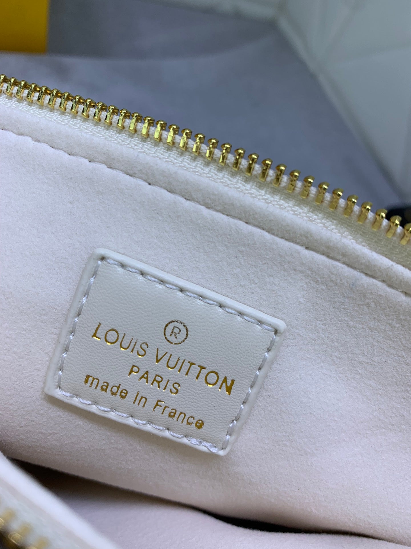 Luxury Bags Louis Vuitton  881