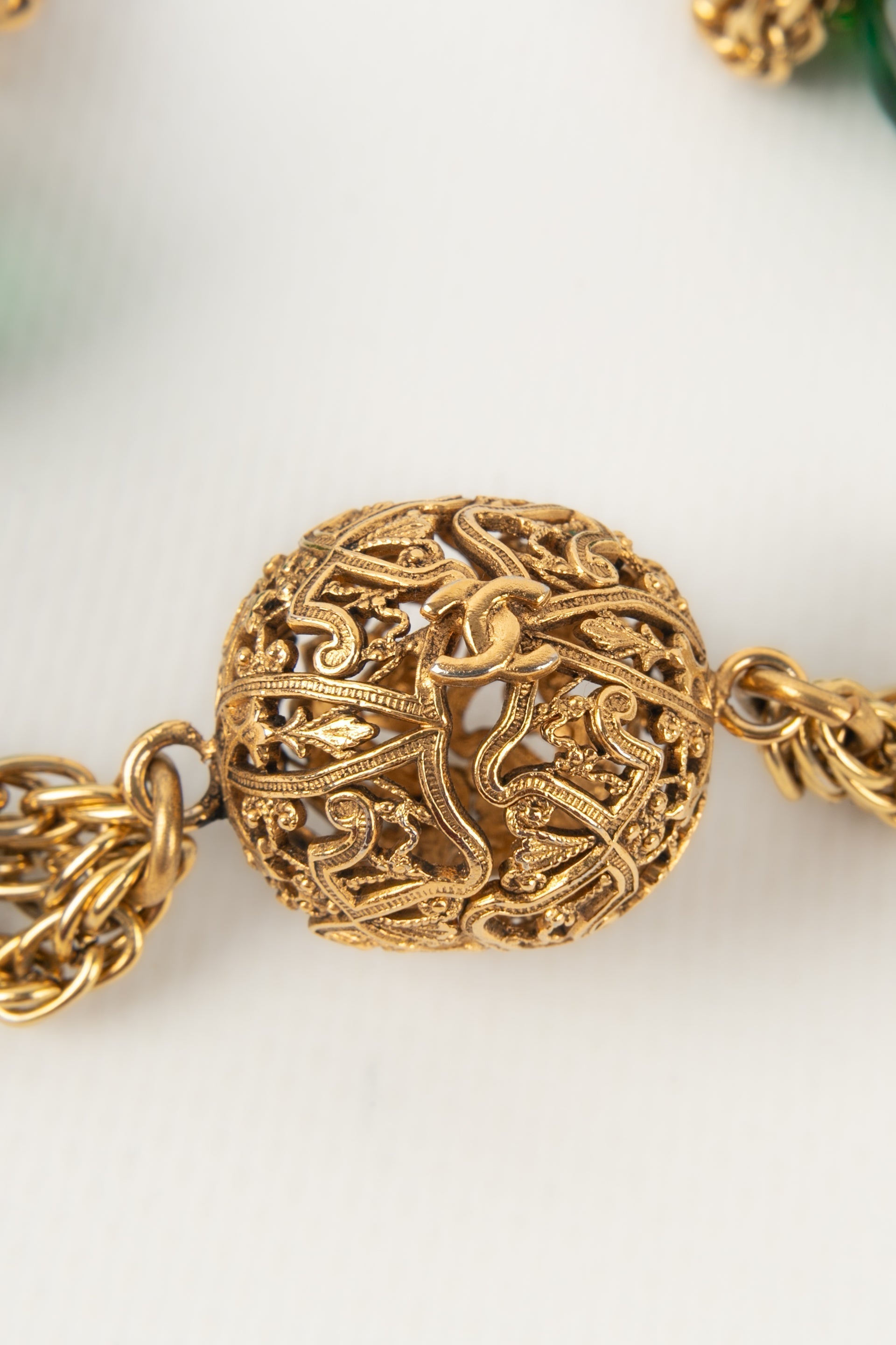 Collier dor�� Chanel 1984