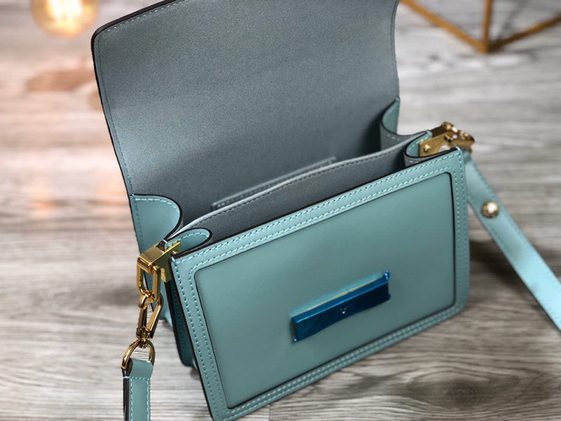 Louis Vuitton Luxury Bags 1827