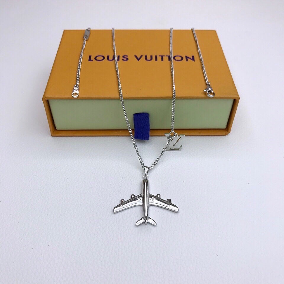 BG - Holiday Necklace louis vuitton013