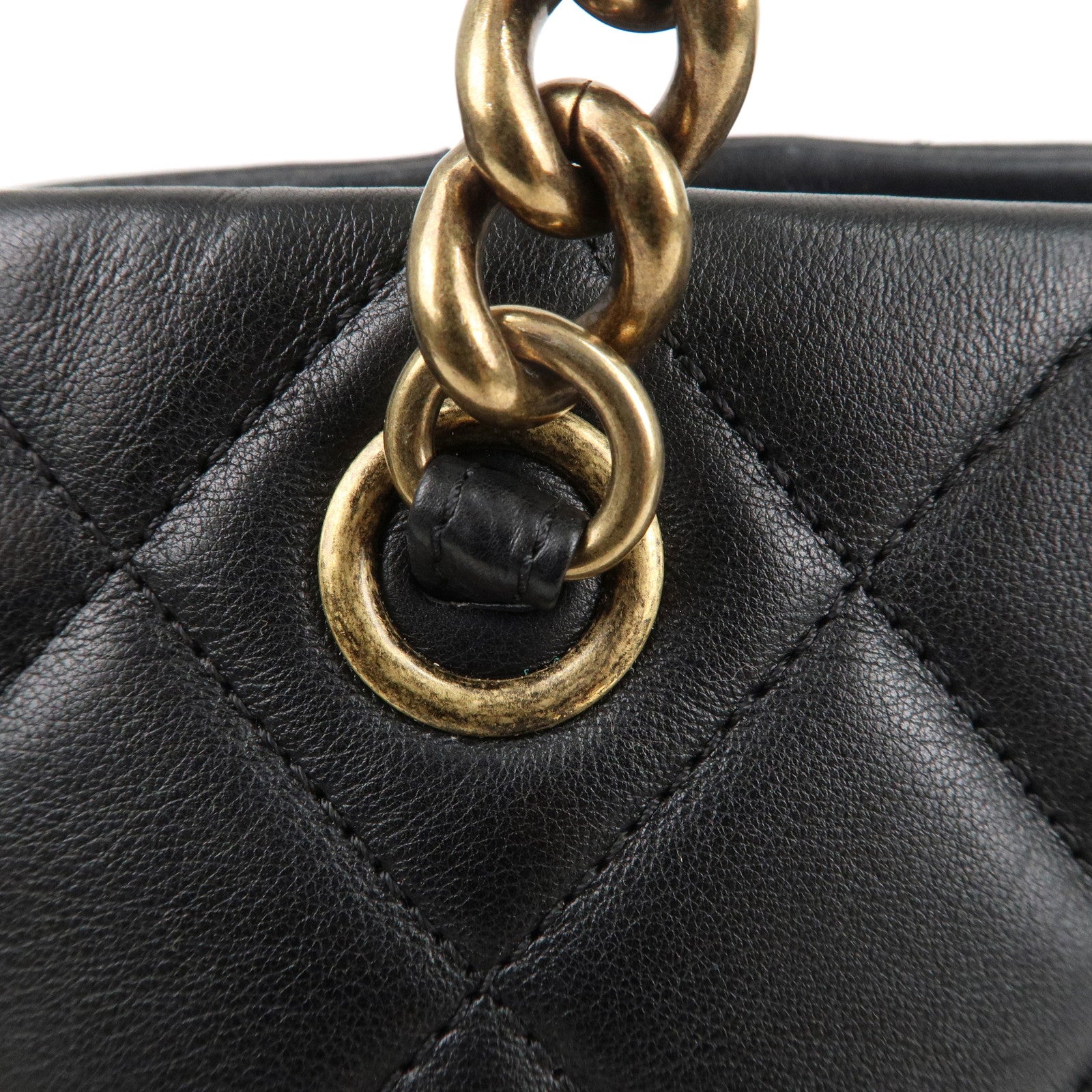 CHANEL Matelasse Lamb Skin Chain Shoulder Bag Black Vintage Gold