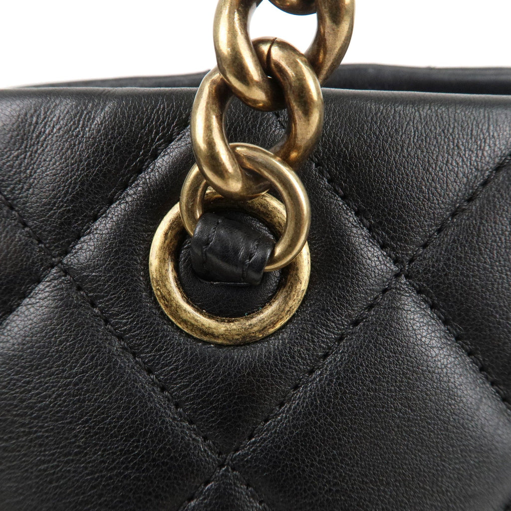 CHANEL Matelasse Lamb Skin Chain Shoulder Bag Black Aura Bags Gold