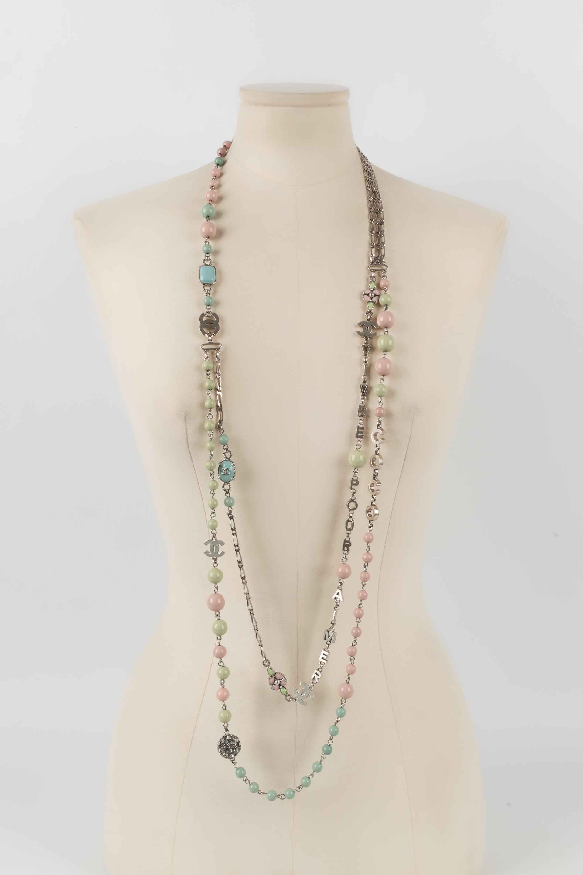 Collier pastel Chanel Croisi��re 2003