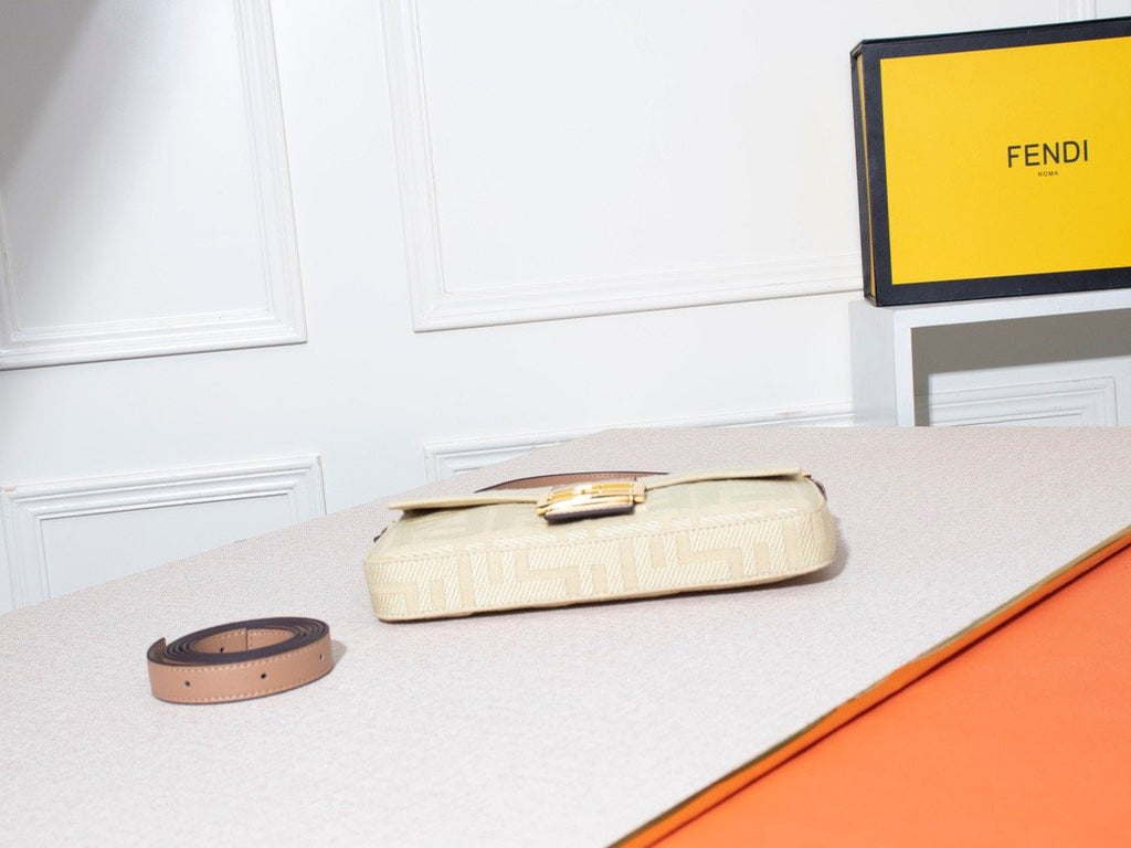 Designer Handbags Fendi 080