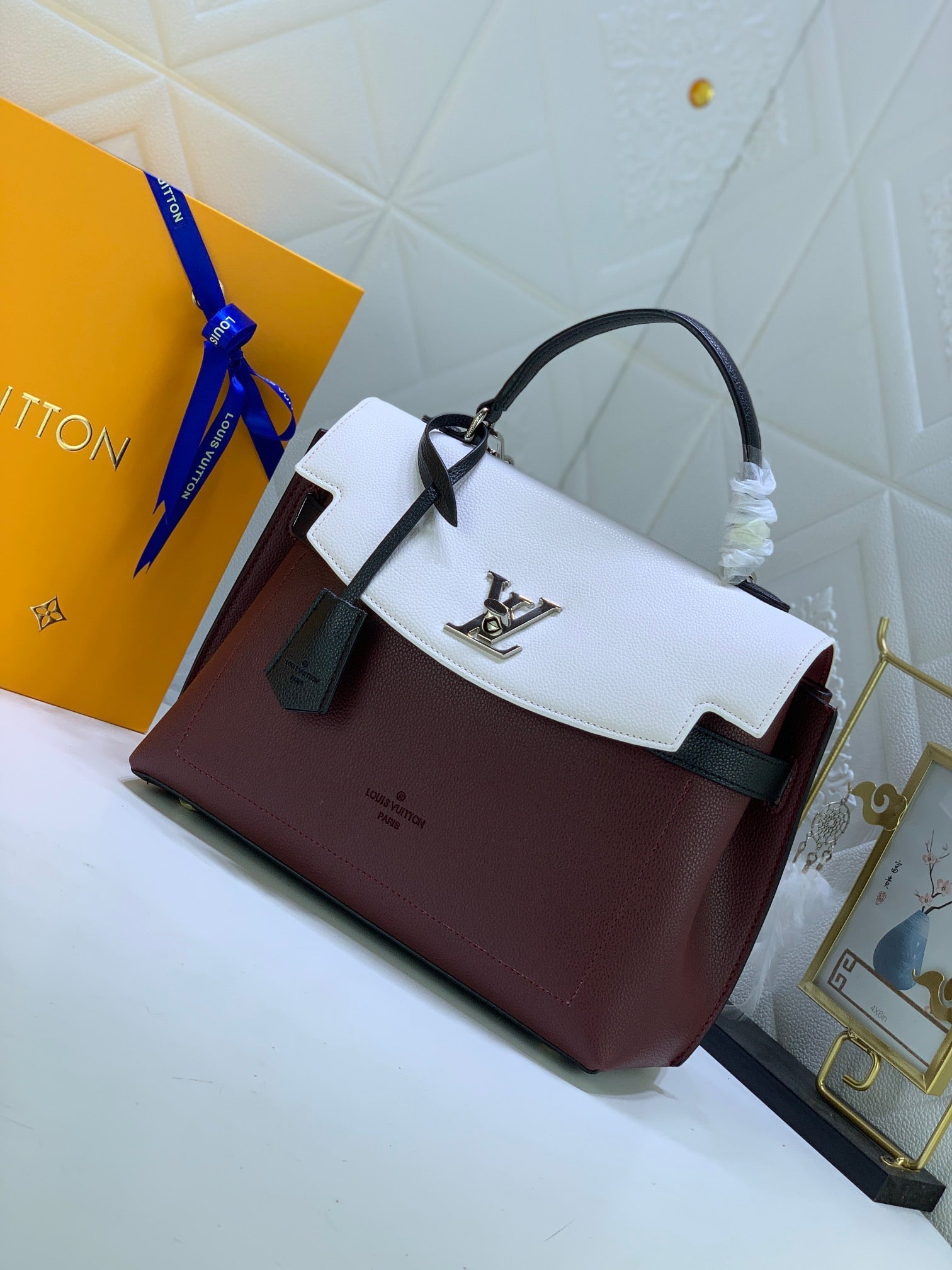 Luxury Bags Louis Vuitton  747