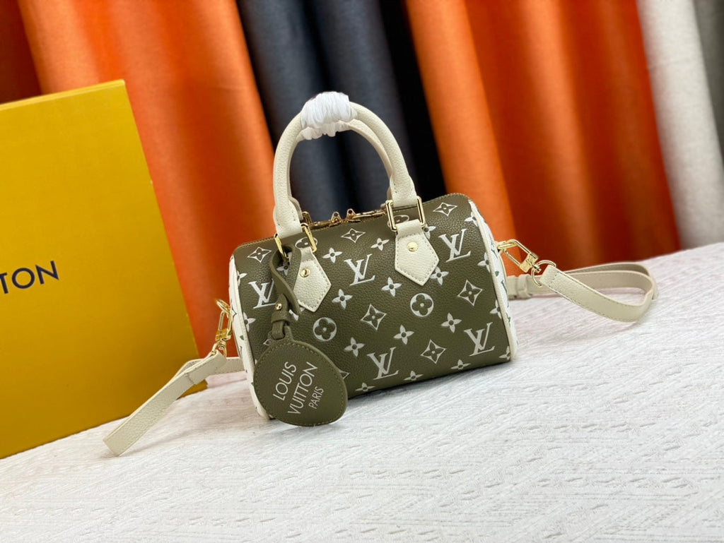 Luxury Bags Louis Vuitton  778