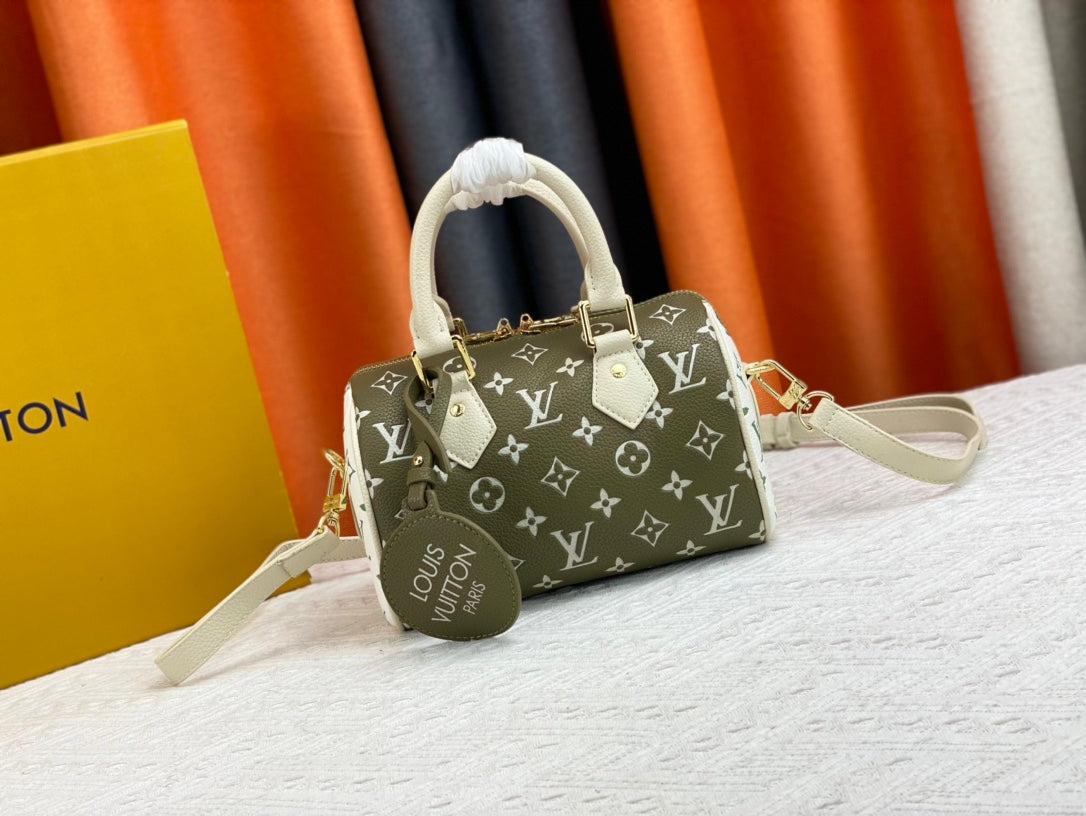Luxury Bags Louis Vuitton  778