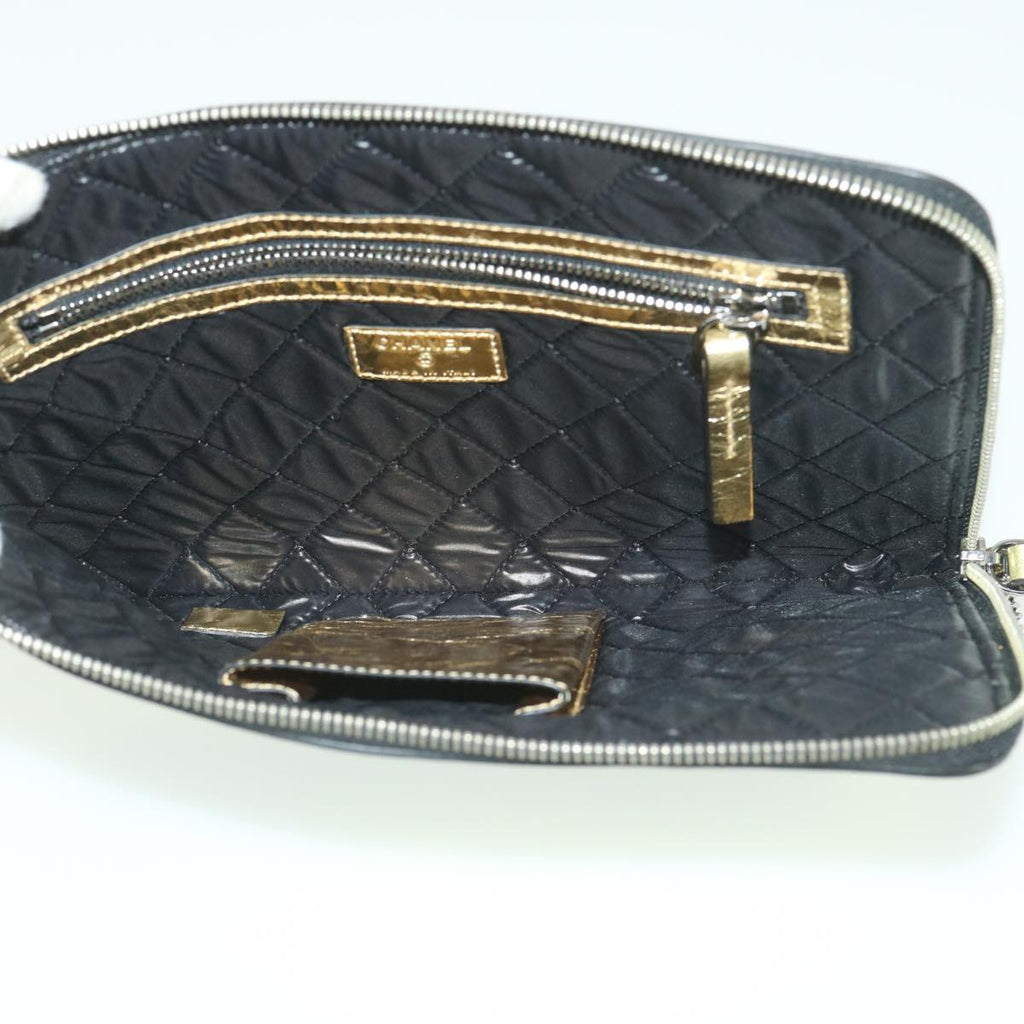 CHANEL Clutch Bag Metallic Leather Gold A82164 CC Auth 38172