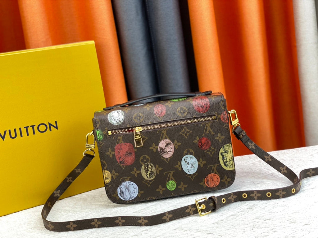 Luxury Bags Louis Vuitton  813