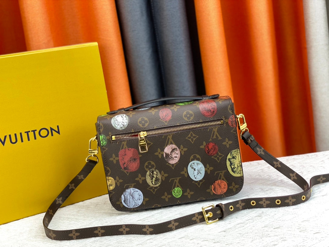 Luxury Bags Louis Vuitton  813