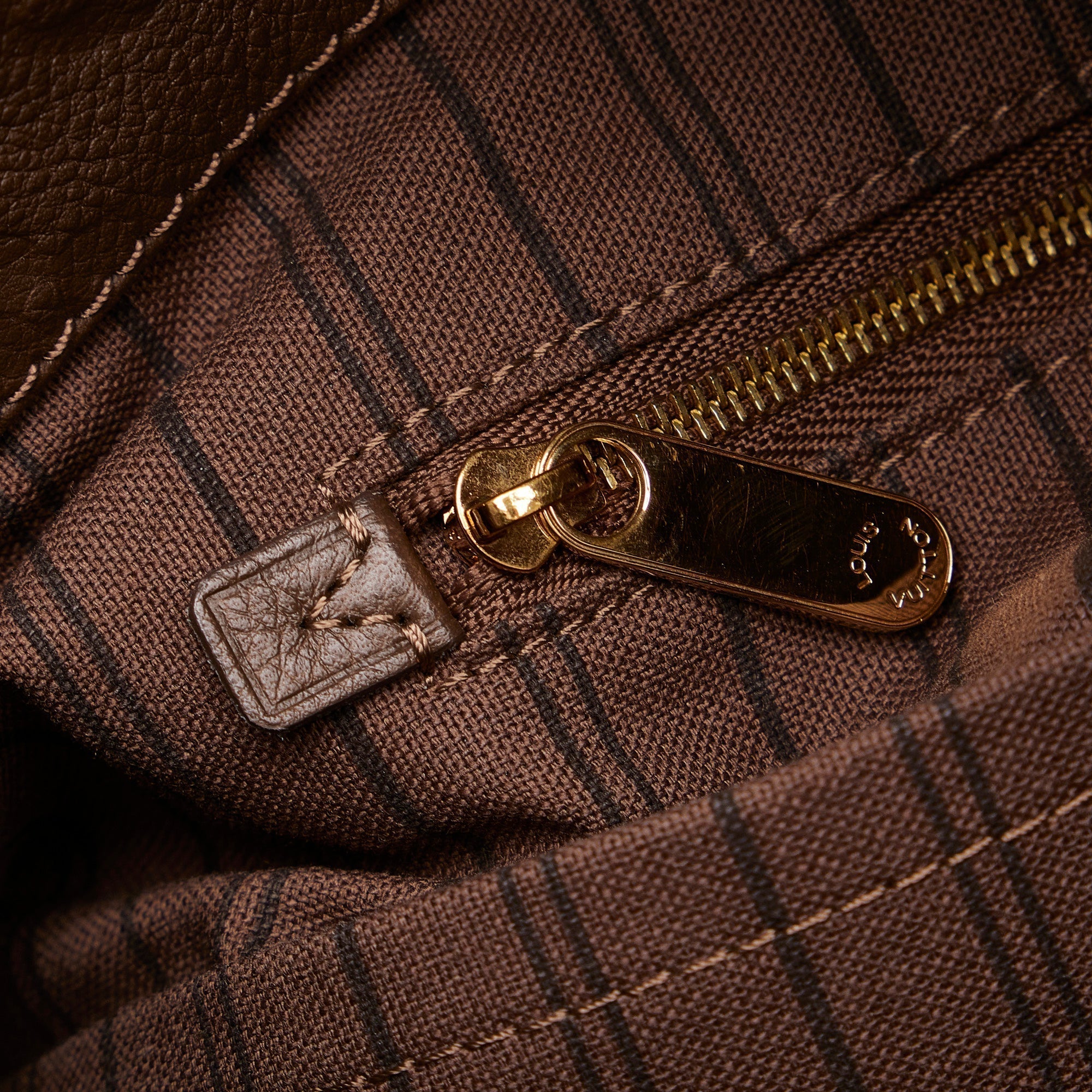 LOUIS VUITTON Monogram Empreinte Artsy MM Hobo Bag