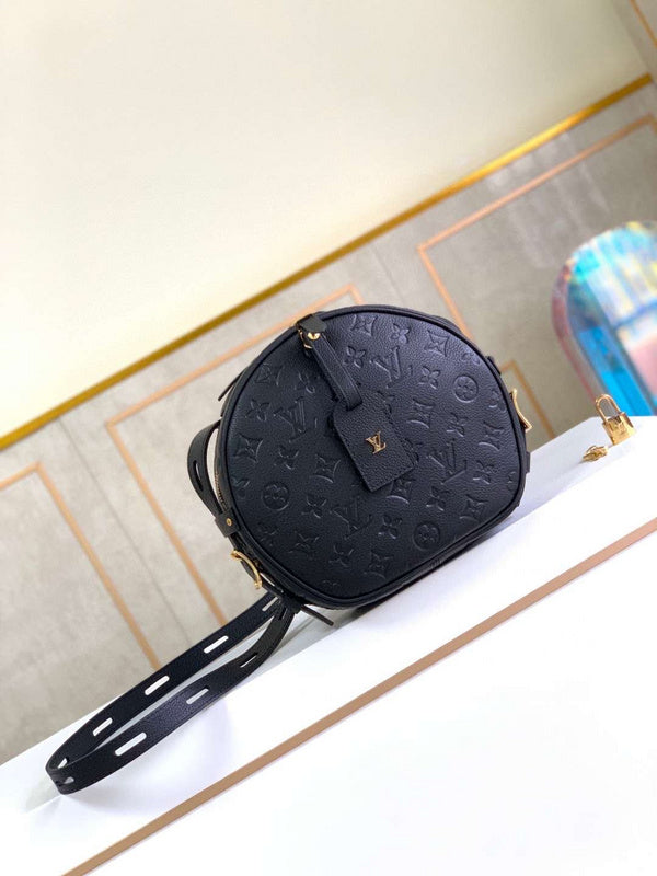 Louis Vuitton Luxury Bags 2590