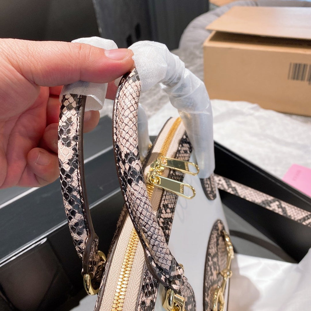 Designer Handbags Gucci 047