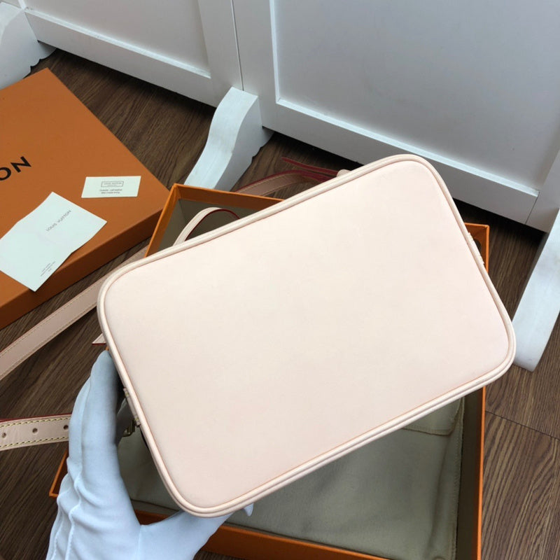 Louis Vuitton Luxury Bags 1982