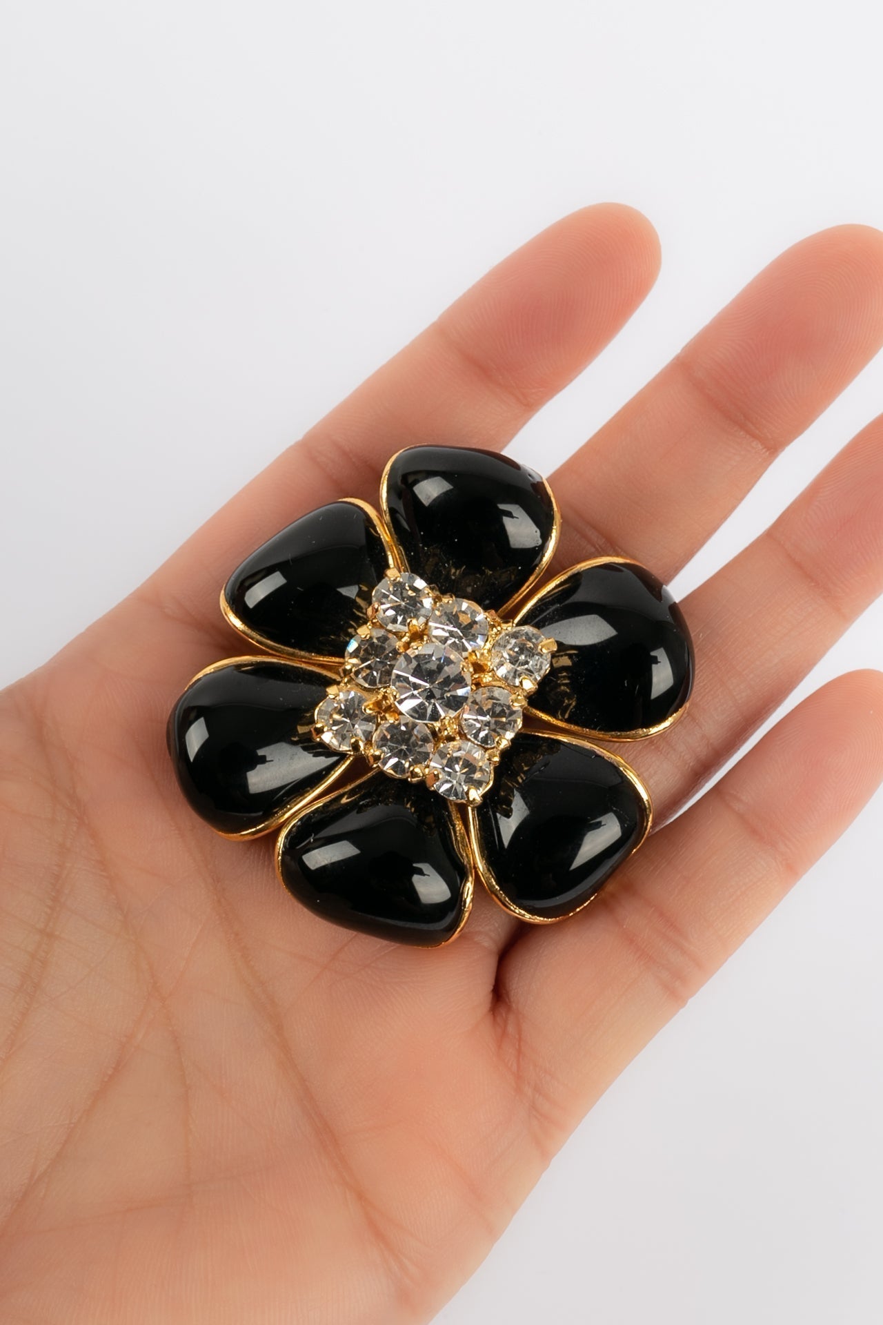 Broche camélia Chanel 1995