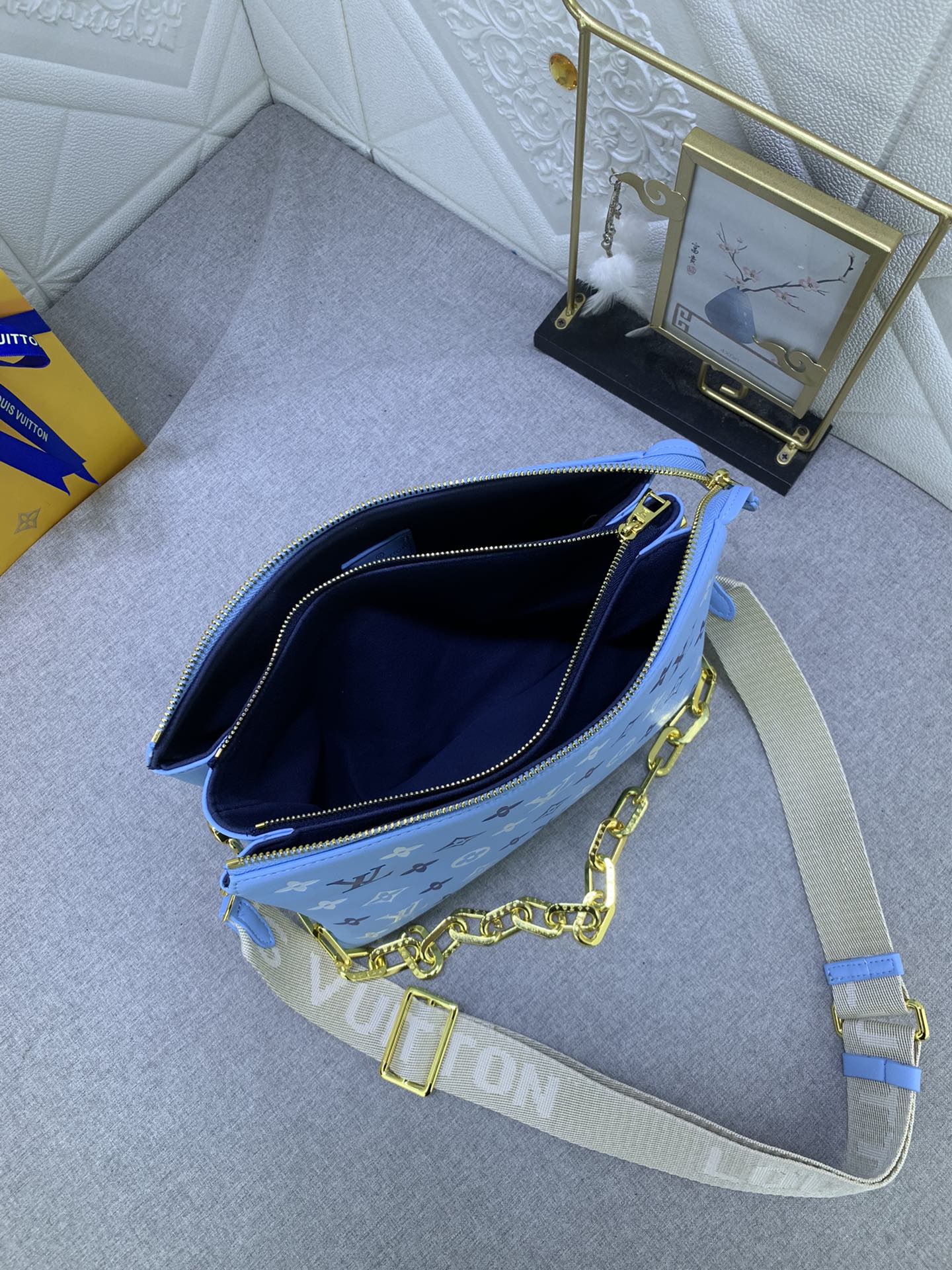 Luxury Bags Louis Vuitton  879