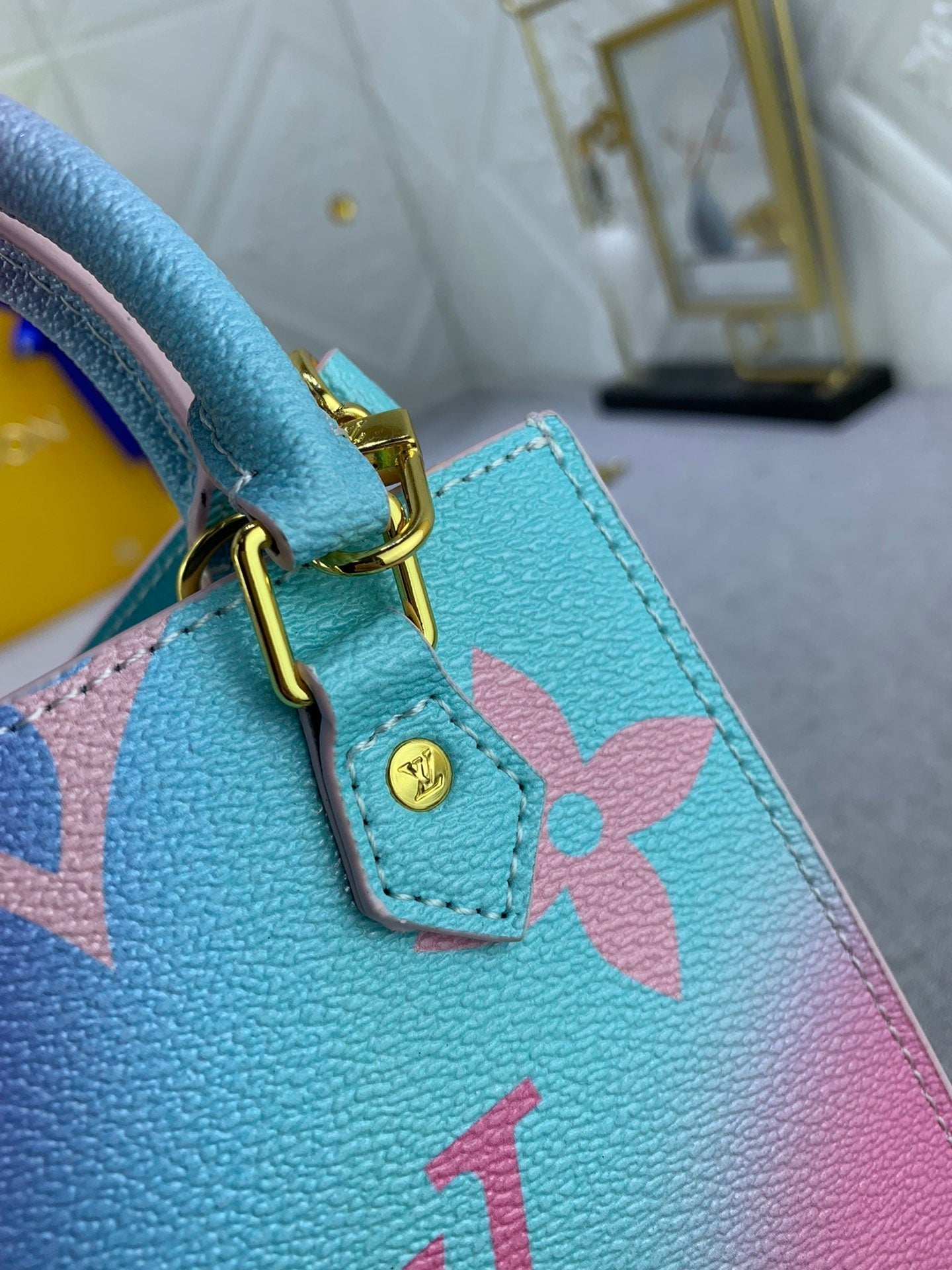 Luxury Bags Louis Vuitton  824