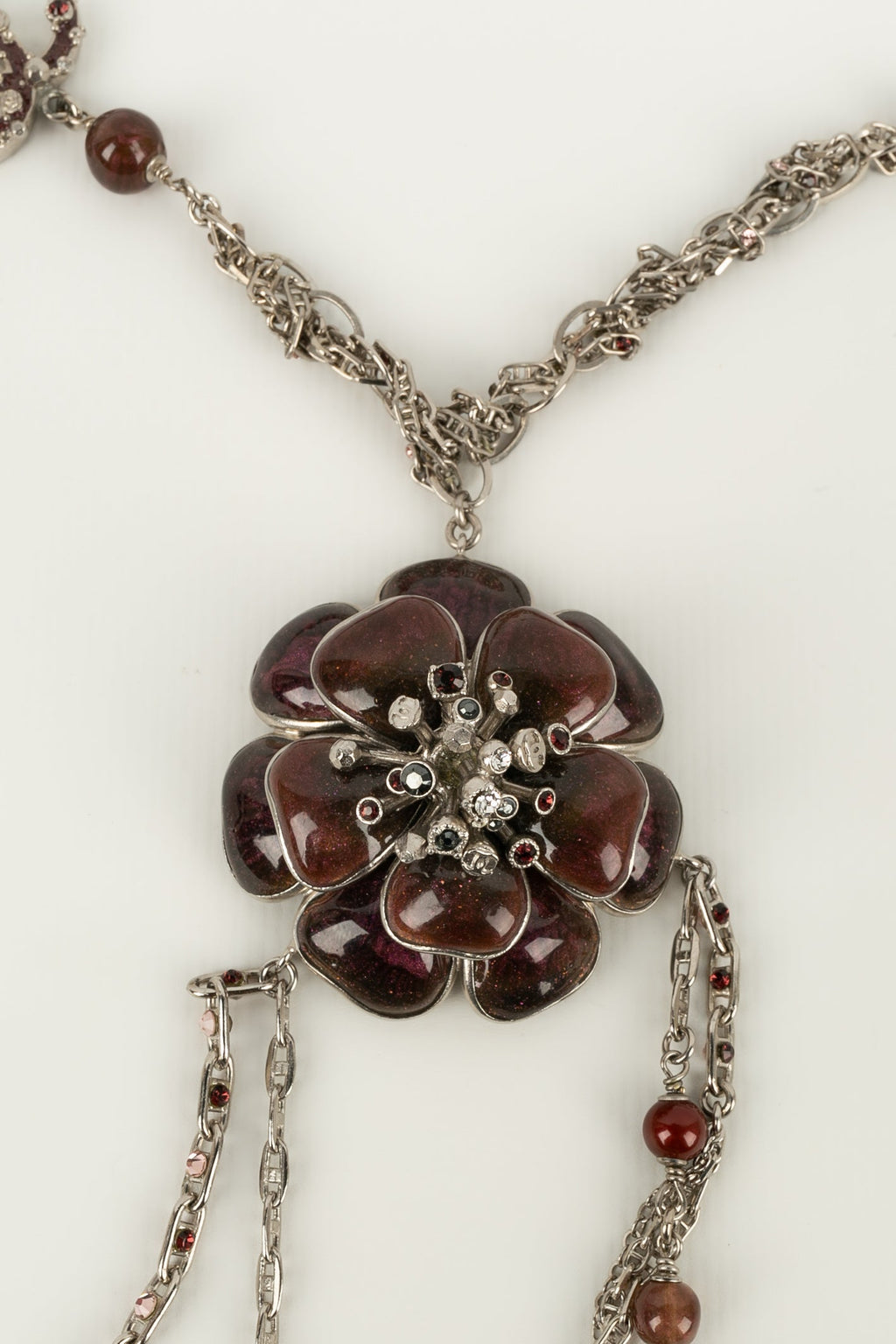 Collier cam��lia Chanel