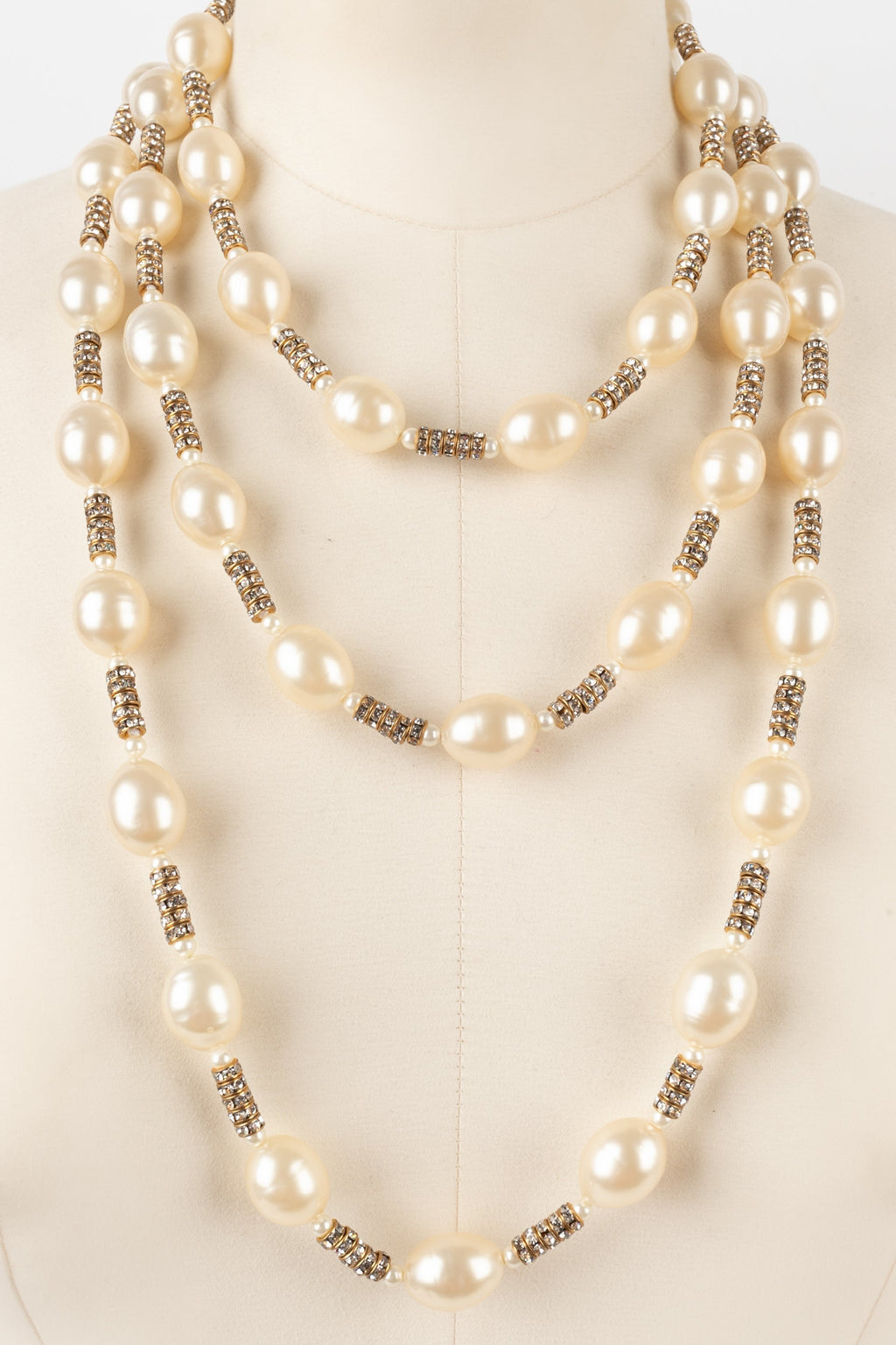 Collier de perles nacr��es Chanel 1990s