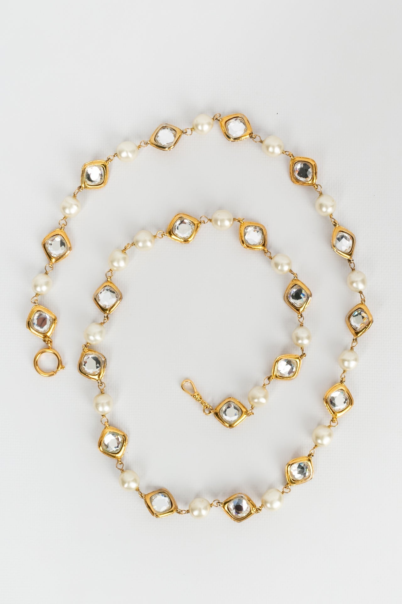 Parure perl��e et strass��e Chanel